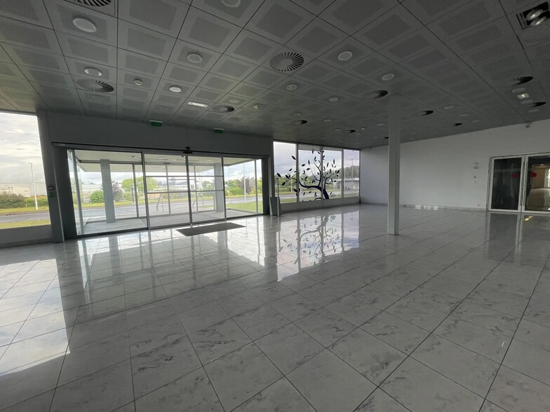 12 Rue André Huet, Reims for lease - Building Photo - Image 2 of 7