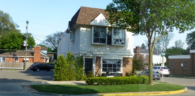 18450 Mack Ave, Grosse Pointe, MI for sale - Primary Photo - Image 1 of 1