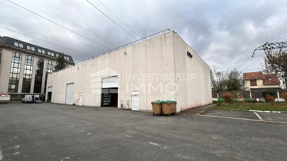 Flex in Vitry-sur-Seine for lease - Building Photo - Image 1 of 11
