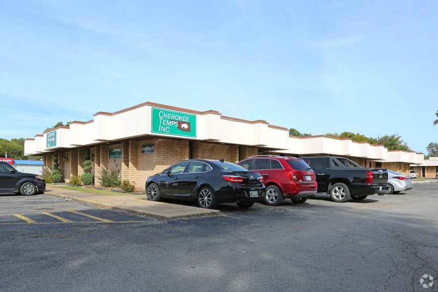 928 N York St, Muskogee, OK 74403