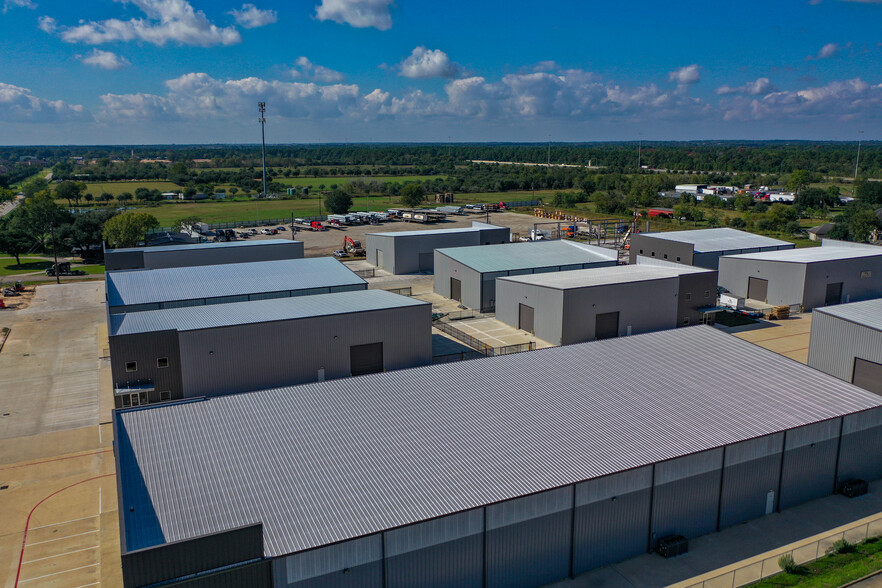 15040 Boudreaux Rd, Tomball, TX for lease - Building Photo - Image 2 of 3