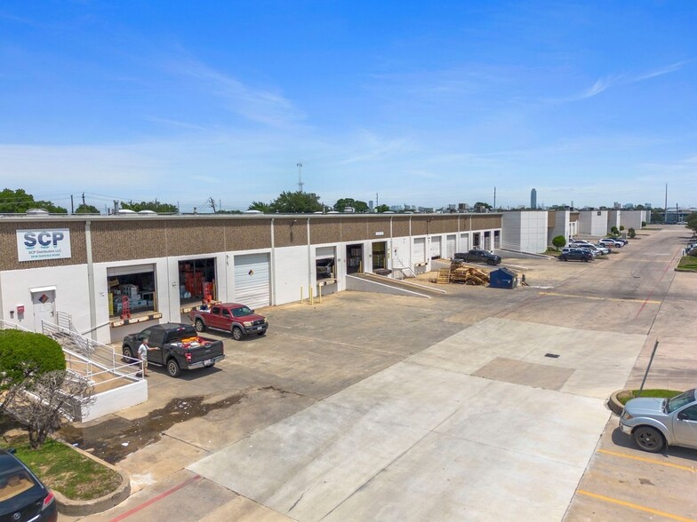 3912-3922 Dunvale Rd, Houston, TX for lease - Building Photo - Image 2 of 3