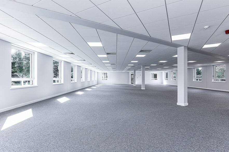 2620 Kings Court, Birmingham for lease - Interior Photo - Image 1 of 12