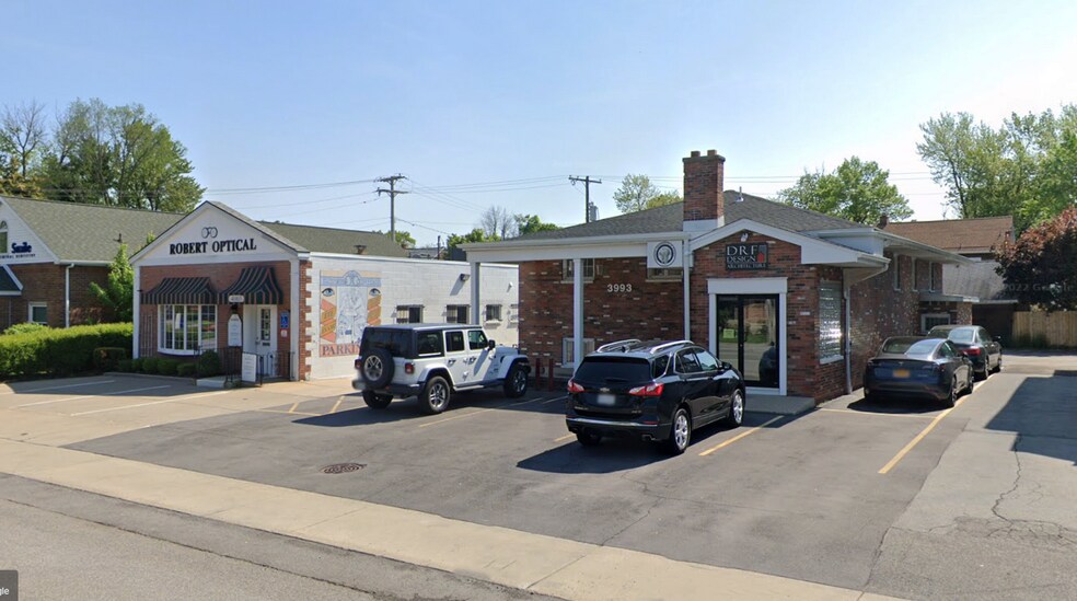 3993 Harlem Rd, Buffalo, NY 14226