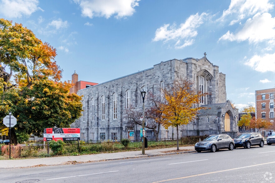 5220 Rue Sherbrooke O, Montréal, QC for sale - Building Photo - Image 3 of 3