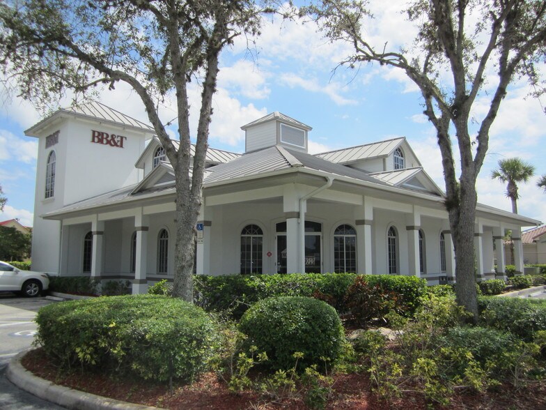 8660 Corkscrew Rd, Estero, FL 33928