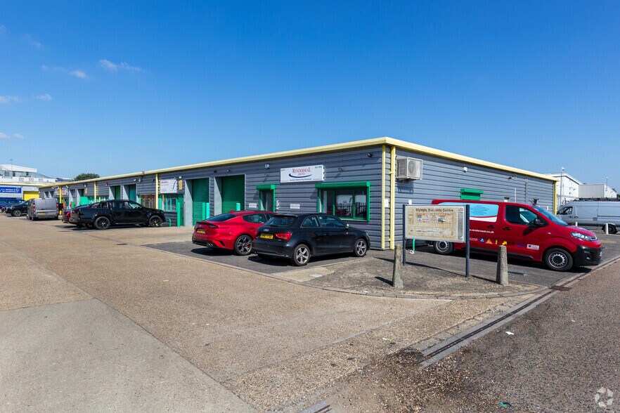 Paycocke Rd, Basildon for sale - Primary Photo - Image 1 of 1