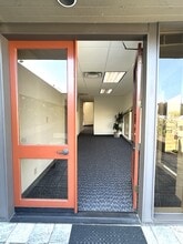 3700 Campus Dr, Newport Beach, CA for lease Lobby- Image 1 of 13