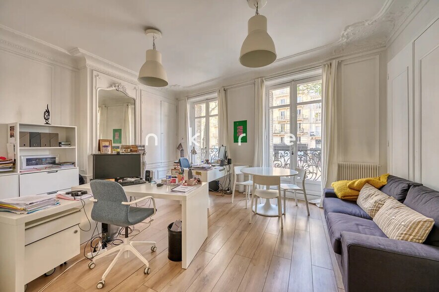 Office in Paris for lease - Interior Photo - Image 2 of 12