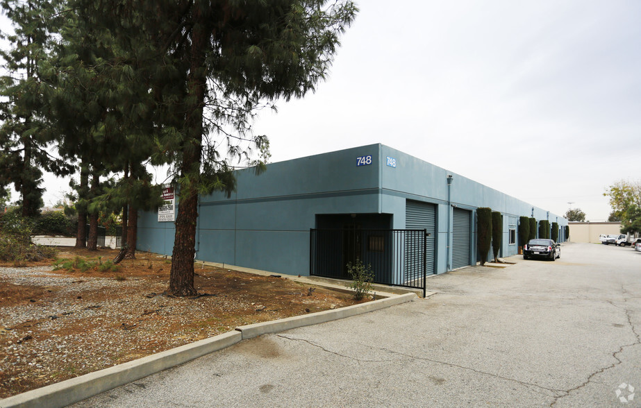 748 E Bonita Ave, Pomona, CA for lease - Building Photo - Image 3 of 5