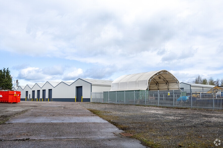 Station Rd, Wolverhampton for lease - Primary Photo - Image 1 of 6