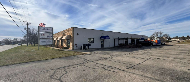 925 Milwaukee Ave, Burlington, WI for lease - Building Photo - Image 2 of 13