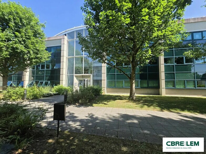 Office in Caen for lease - Building Photo - Image 1 of 7