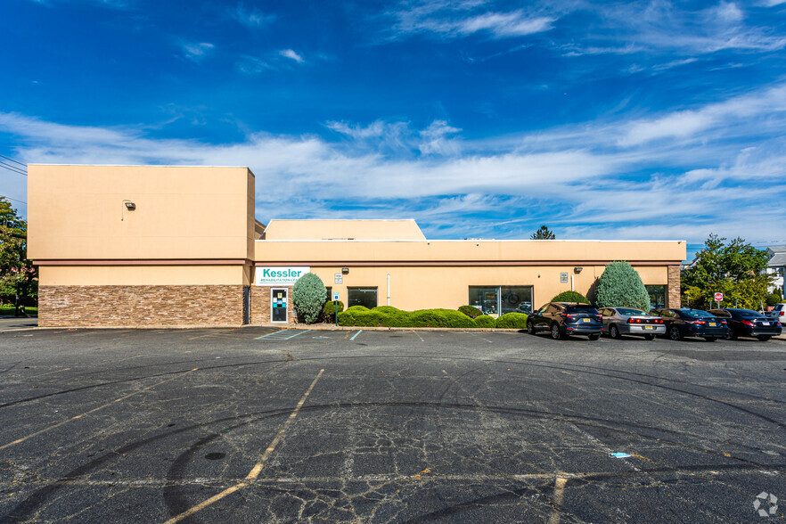 251 Clifton Ave, Clifton, NJ for lease - Building Photo - Image 3 of 4