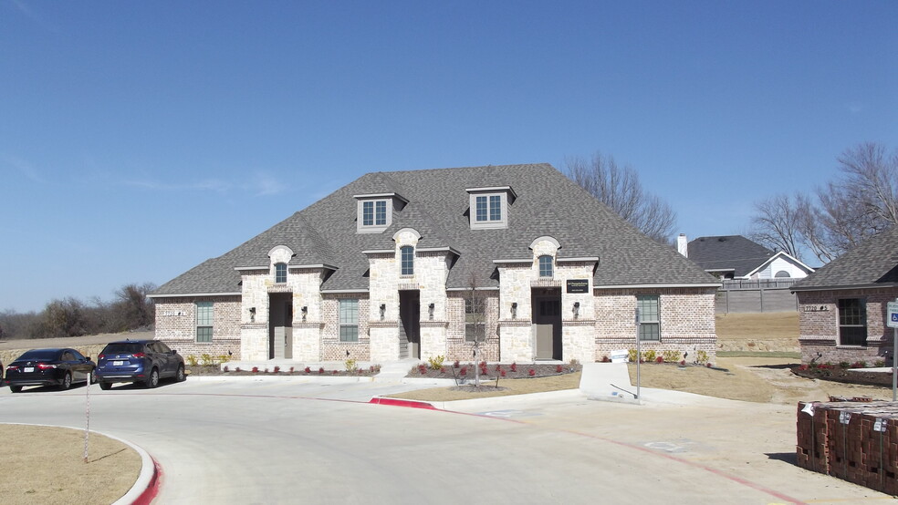 7720 Rufe Snow Dr, North Richland Hills, TX for lease - Primary Photo - Image 1 of 5