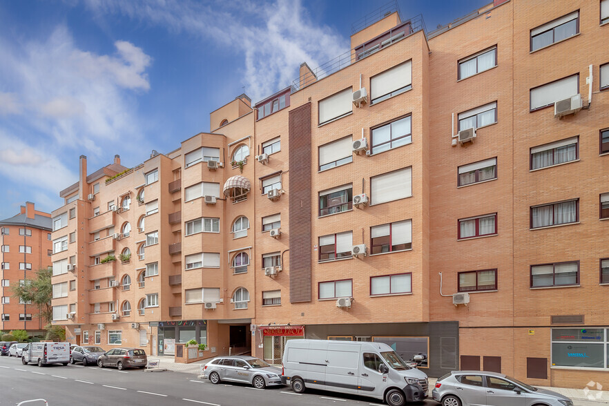 Ronda Caballero de la Mancha, 71, Madrid, Madrid for sale - Primary Photo - Image 1 of 2