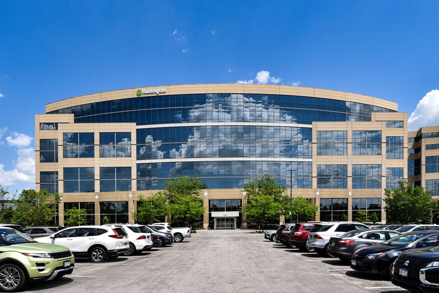 11100 Wayzata Blvd, Minnetonka, MN for lease - Building Photo - Image 1 of 15