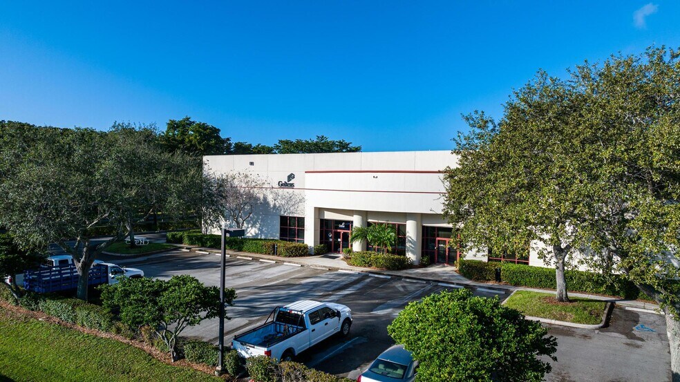 10157 USA Today Way, Miramar, FL for sale - Primary Photo - Image 1 of 1