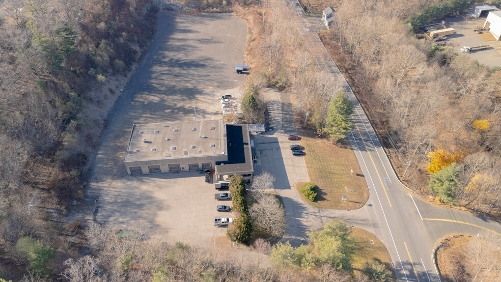 45 Pines Bridge Rd, Beacon Falls, CT for lease - Building Photo - Image 3 of 12