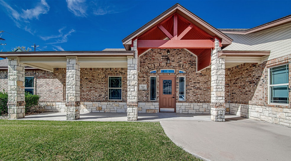 2107 Fort Worth Hwy, Weatherford, TX for lease - Building Photo - Image 3 of 12