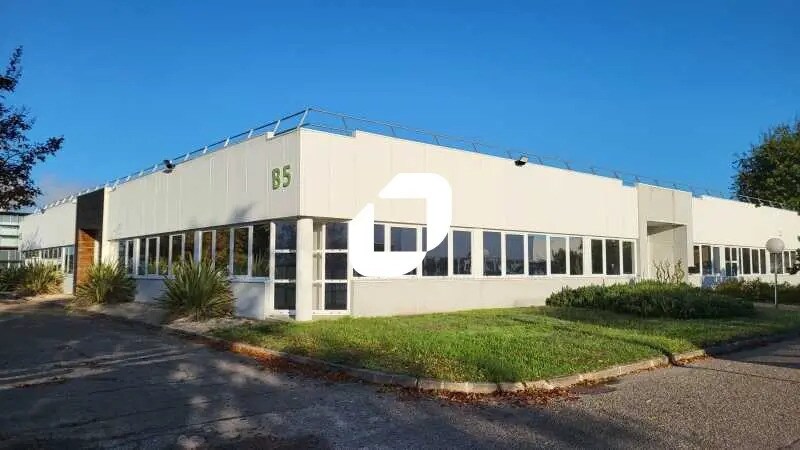 Office in Mérignac for lease Building Photo- Image 1 of 12