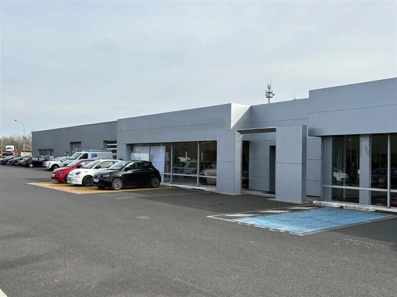 Flex in Blois for lease - Building Photo - Image 2 of 3