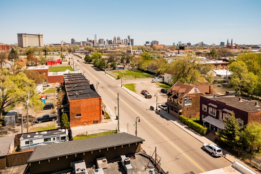 3537 W Vernor Hwy, Detroit, MI for sale - Building Photo - Image 3 of 11