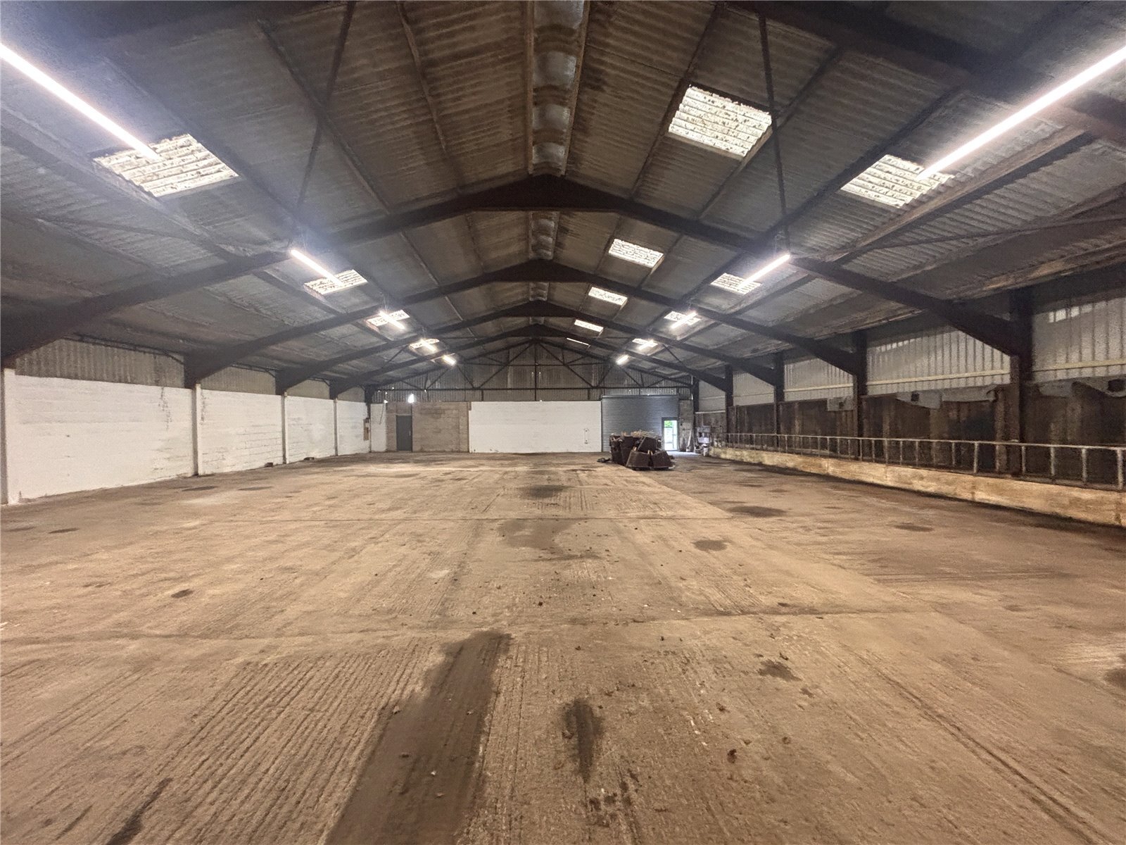 193 Westlands Ln, Whitley for lease Interior Photo- Image 1 of 3