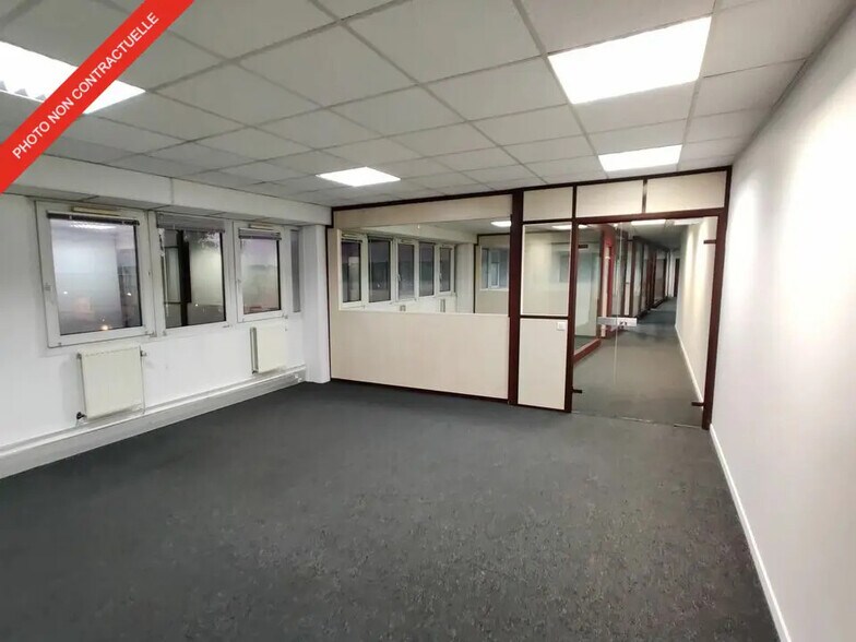 Office in Massy for lease - Interior Photo - Image 2 of 6
