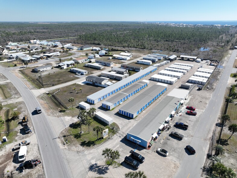 625 15th St, Mexico Beach, FL for sale - Primary Photo - Image 1 of 4