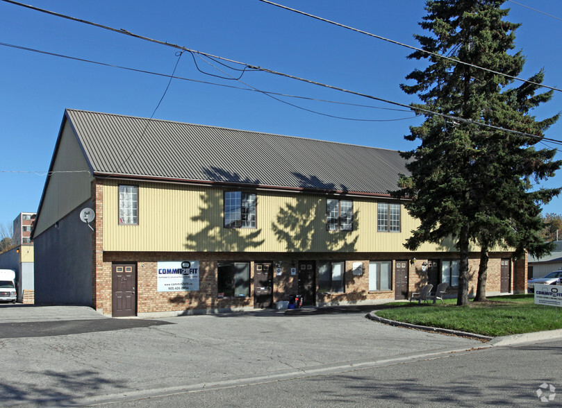 200 Valencia Rd, Oshawa, ON for sale - Building Photo - Image 1 of 1