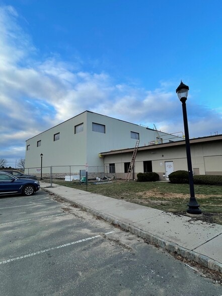 3620 Quakerbridge Rd, Hamilton, NJ for sale - Building Photo - Image 2 of 4