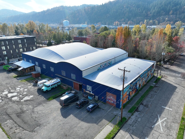 8638 N Crawford St, Portland, OR for lease - Building Photo - Image 2 of 9
