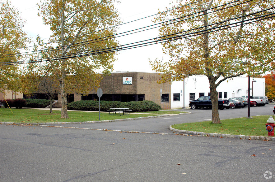 35 Columbia Rd, Branchburg, NJ for sale - Building Photo - Image 1 of 3