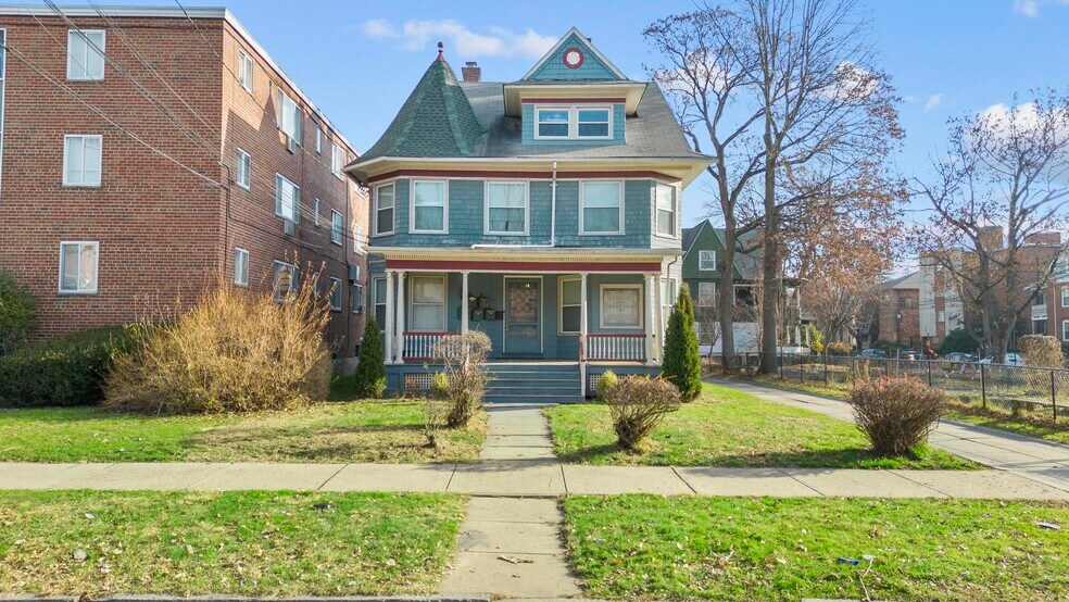 34 Evergreen Ave, Hartford, CT for sale - Building Photo - Image 1 of 1
