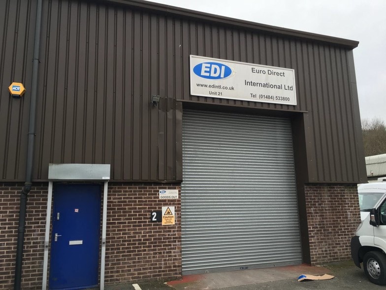 Queens Mill Ln, Huddersfield for sale - Primary Photo - Image 1 of 1