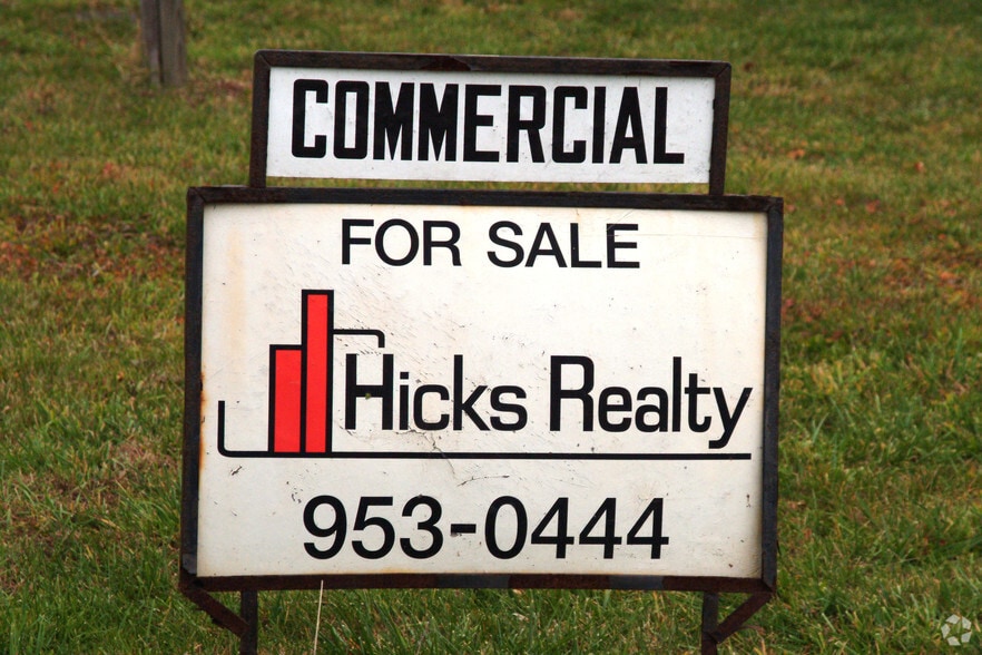 3140 E Atherton Rd, Burton, MI for sale - Building Photo - Image 2 of 6