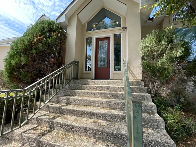 1202 W Bitters Rd, San Antonio, TX 78216