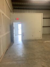 11075 Eastex Fwy, Beaumont, TX for lease Interior Photo- Image 2 of 5