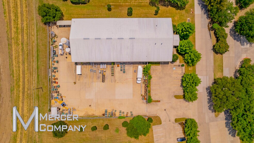 13750 Diplomat Dr, Dallas, TX for lease - Aerial - Image 2 of 4