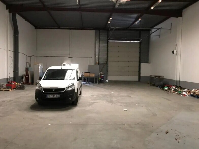 Industrial in La Garde for lease - Building Photo - Image 3 of 5