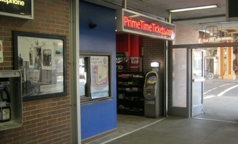 940 W Addison St, Chicago, IL for sale - Building Photo - Image 1 of 1