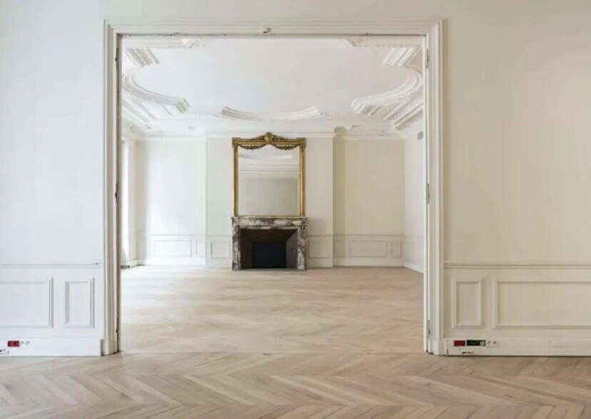 Office in Paris for lease - Interior Photo - Image 2 of 7