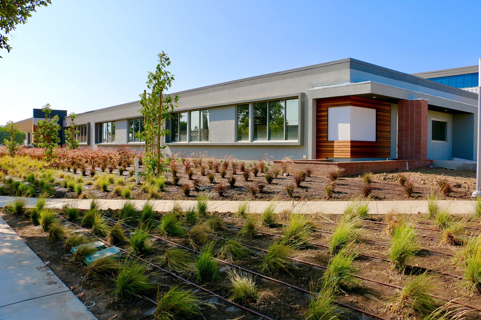 515 E Dyer Rd, Santa Ana, CA for sale Building Photo- Image 1 of 1