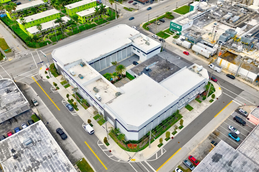 235 NE 67th St, Miami, FL for lease - Building Photo - Image 2 of 20