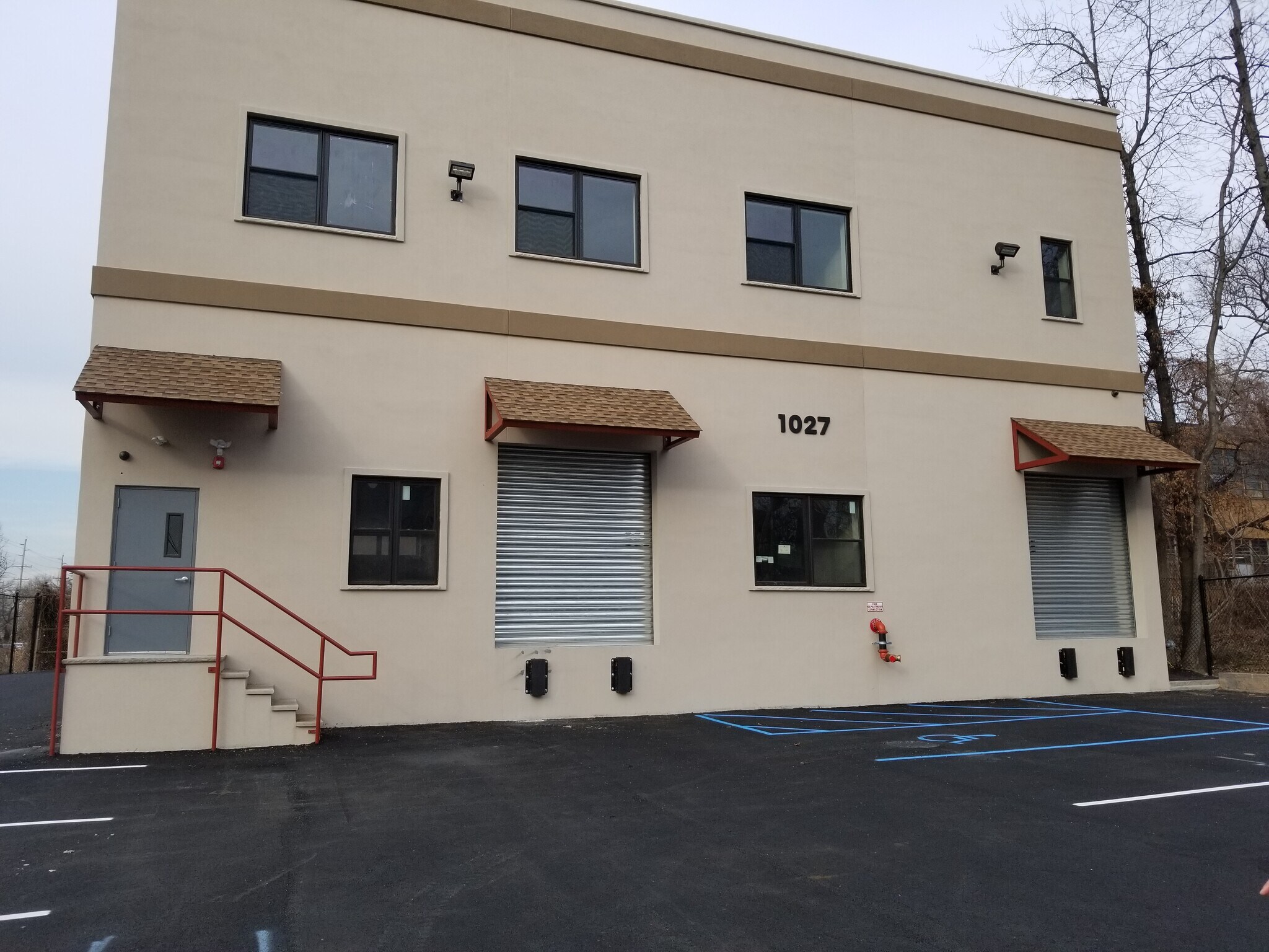 1027 Pleasantview Ter, Ridgefield, NJ for sale Primary Photo- Image 1 of 1