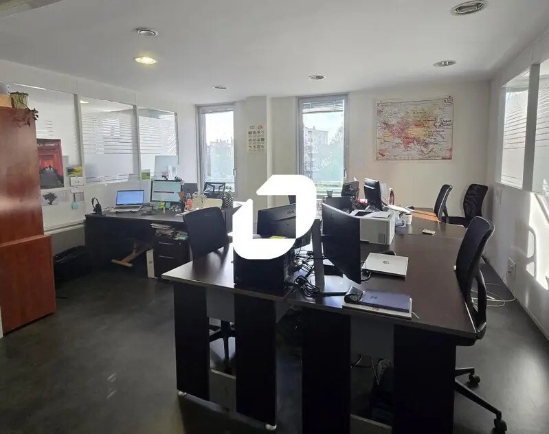 Location Bureaux 111 m² - Photo 1