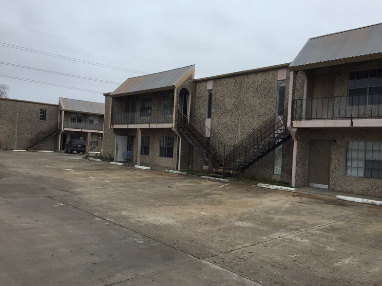 205 N Columbia, West Columbia, TX for sale - Building Photo - Image 1 of 1