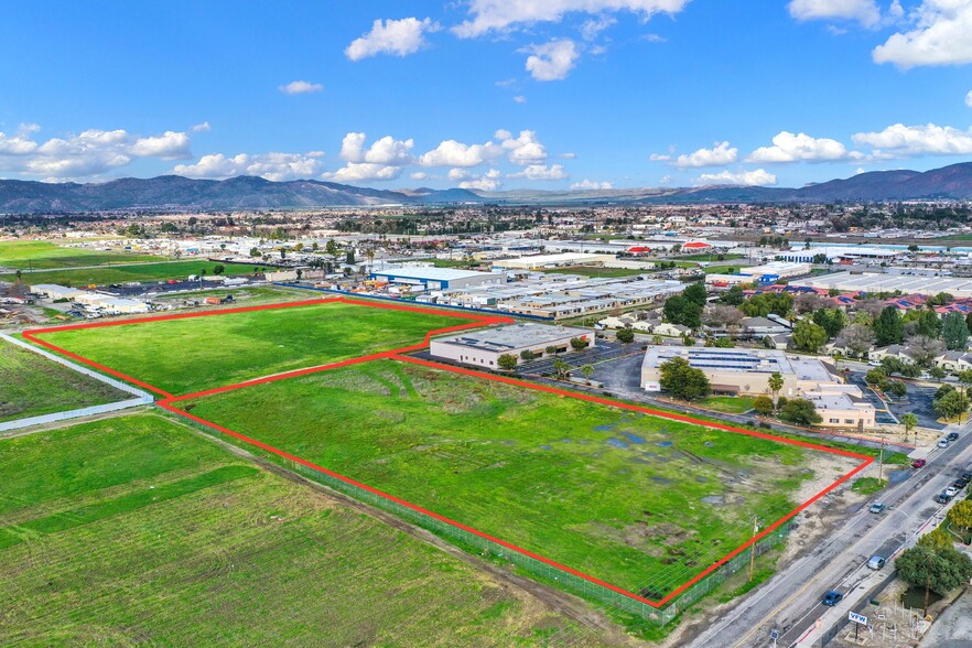 Oakwood St, Hemet, CA for sale - Building Photo - Image 1 of 7