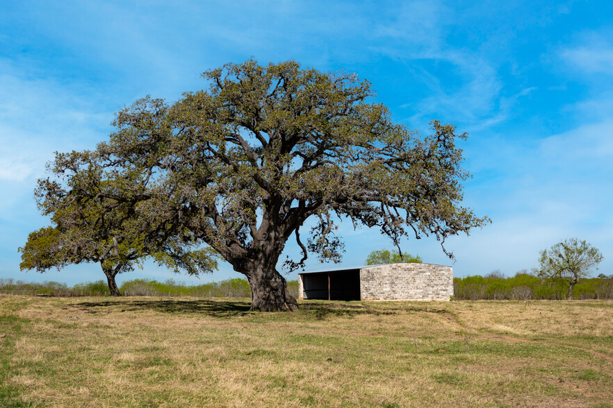 1733 Texas 1604 Loop, Adkins, TX 78101 | LoopNet